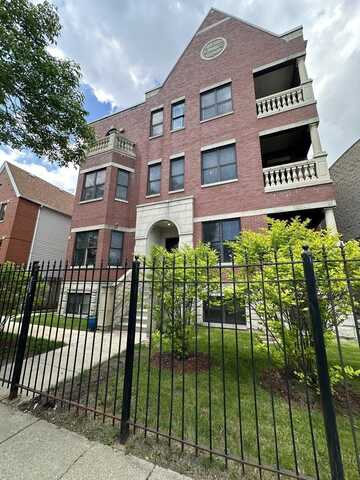 3862 S Lake Park Avenue, Chicago, IL 60653