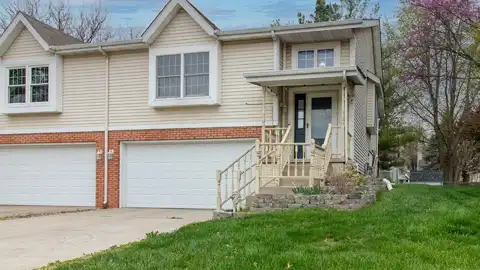 4 Shire Court, Bloomington, IL 61701