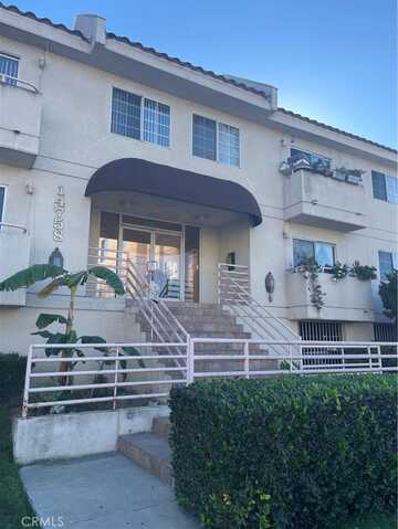 14758 Magnolia Blvd, Sherman Oaks, CA 91403