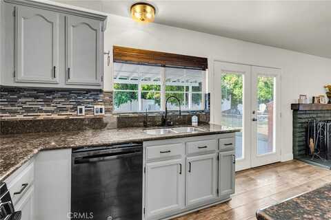 992 Redwood Court, Corona, CA 92879