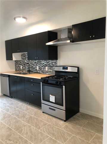 136 W Saginaw Way, Fresno, CA 93705