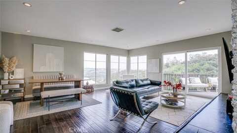 2222 Ridgemont Drive, Los Angeles, CA 90046