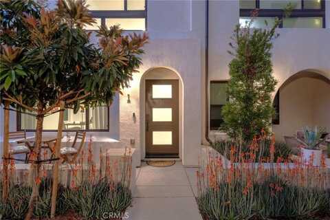 2927 Exposition Place, Los Angeles, CA 90018