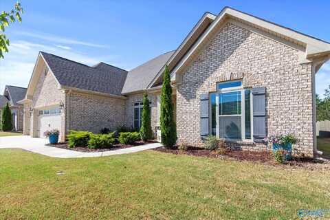 7440 Flint Crossing Circle SE, Owens Cross Roads, AL 35763