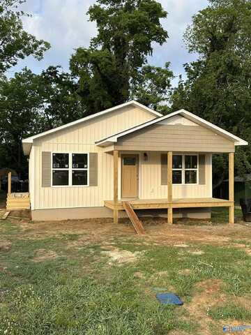 404 4th Street SE, Fort Payne, AL 35967