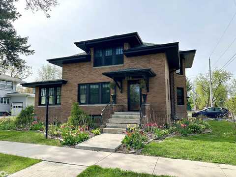 816 10th Avenue, Grinnell, IA 50112