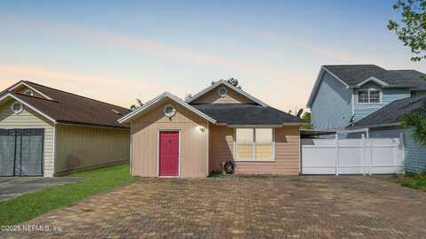 2486 TOWNSQUARE Drive, Jacksonville, FL 32216