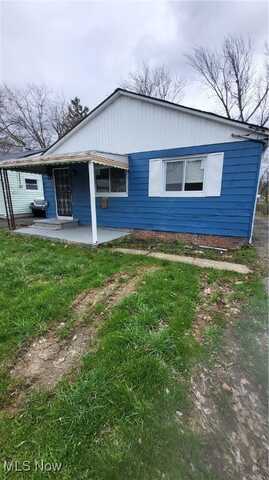 16718 Lipton Avenue, Cleveland, OH 44128