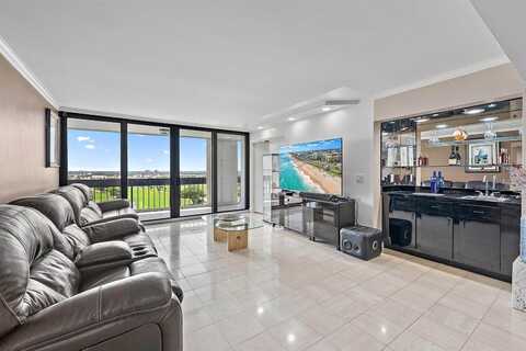 2400 Presidential Way, West Palm Beach, FL 33401