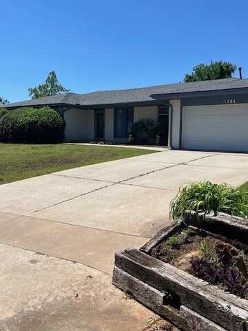 1704 Wellesley Court, Norman, OK 73071