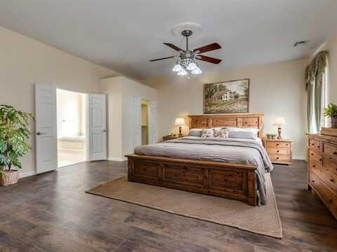 13216 SW 10th Street, Yukon, OK 73099