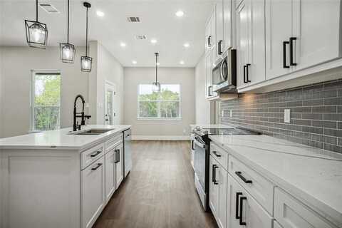 5010 Terlingua Drive, Granbury, TX 76048