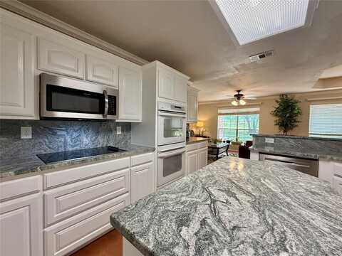 1025 Oak Hollow Lane, Combine, TX 75159