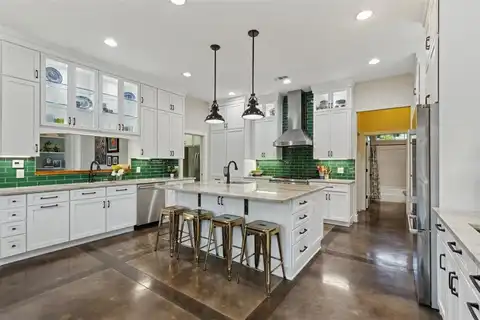 803 Surrey Lane, Grapevine, TX 76051