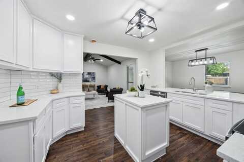 6445 Meadowlark Lane E, Watauga, TX 76148