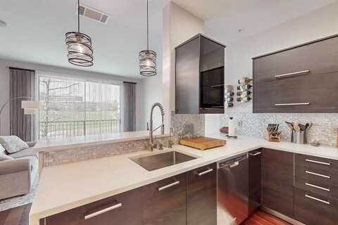 330 Las Colinas Boulevard E, Irving, TX 75039