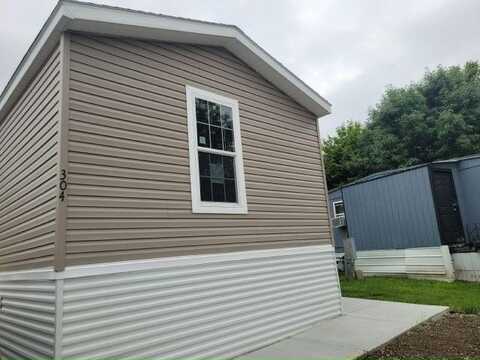 304 Oak Lane, Mankato, MN 56001