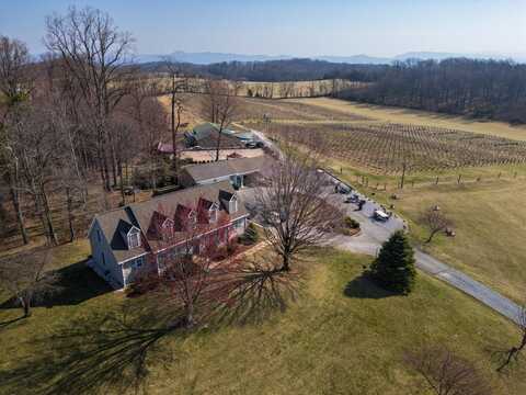 4204 Old Fincastle Rd, Fincastle, VA 24090