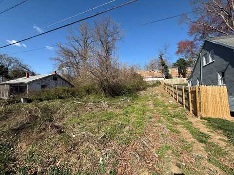 18510 Corby St, Triangle, VA 22172