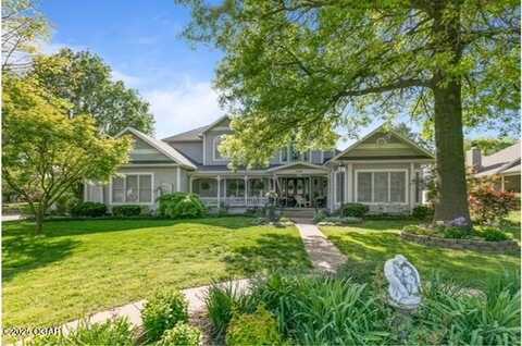 1529 S Grand Avenue, Carthage, MO 64836