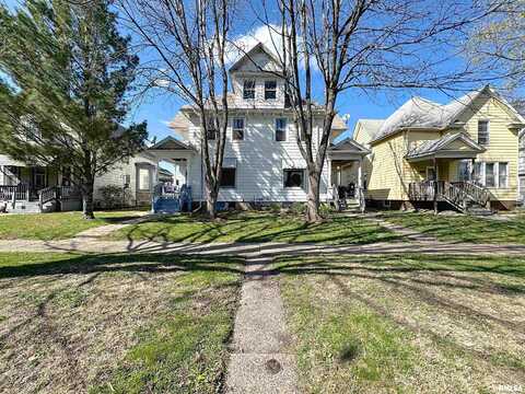 2036 W 2ND Street, Davenport, IA 52802