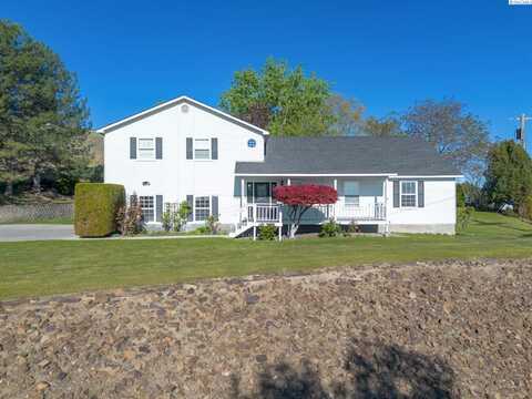 1103 S 38th Avenue, West Richland, WA 99353