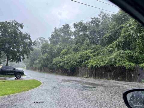 1300 Kings Way Dr, Cantonment, FL 32533