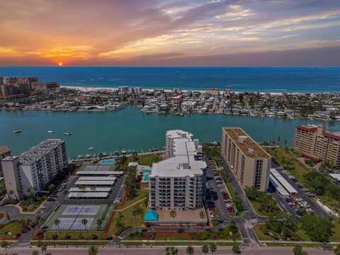 670 ISLAND WAY, CLEARWATER BEACH, FL 33767