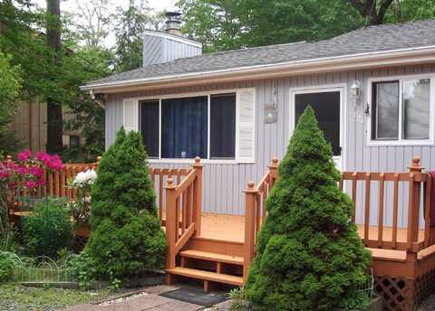 7724 Apple Lane, Tobyhanna, PA 18466