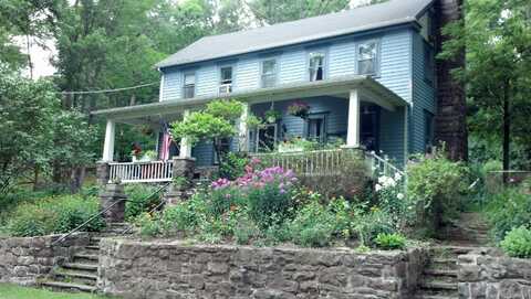 166 Alpine Lake Road, Henryville, PA 18332