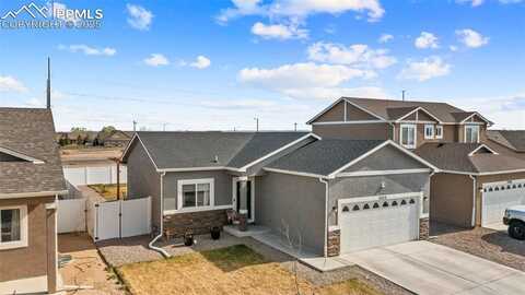 5212 Crested Hill, Pueblo, CO 81008