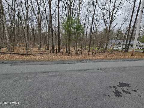 314 Ridgewood Lane, Hawley, PA 18428