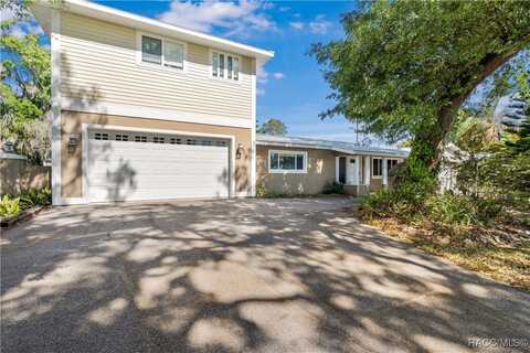 1203 SE Kings Bay Drive, Crystal River, FL 34429