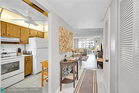 8110 Sunrise Lakes Blvd, Sunrise, FL 33322