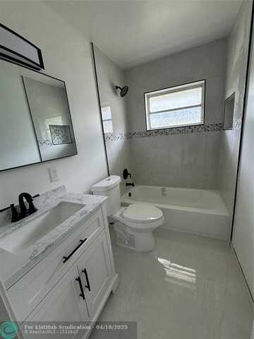7964 SW 6th Ct, North Lauderdale, FL 33068