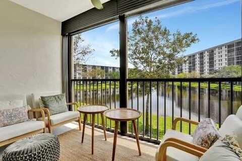 2228 N Cypress Bend Dr, Pompano Beach, FL 33069