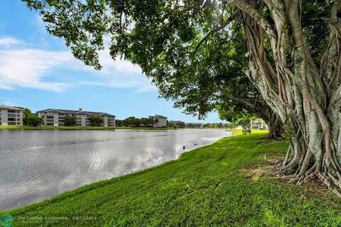 9430 Poinciana Pl, Davie, FL 33324