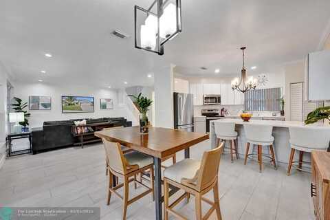 20725 NW 3rd St, Pembroke Pines, FL 33029