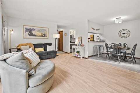 4496 Cinnamon Ridge Trail, Eagan, MN 55122