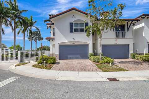4721 N Prive Circle, Delray Beach, FL 33445