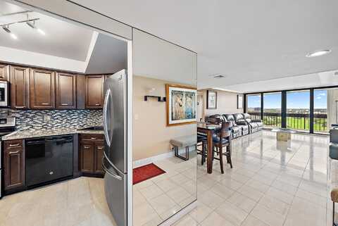 2400 Presidential Way, West Palm Beach, FL 33401