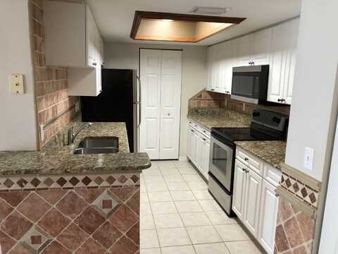 1500 S Crestwood 1503 Court S, Royal Palm Beach, FL 33411