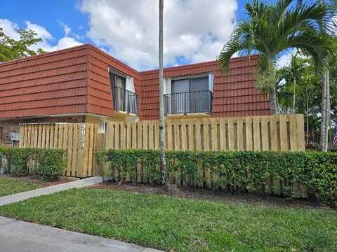 9934 NW 6th Place, Plantation, FL 33324