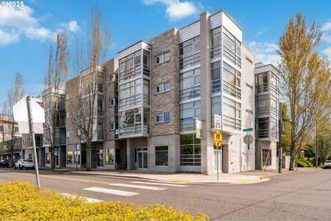 910 SE 42ND AVE, Portland, OR 97215