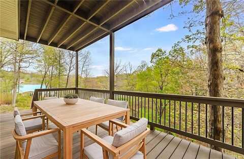16 Carole Rae LN, Bella Vista, AR 72714