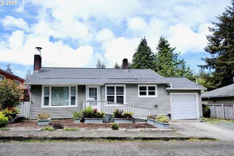 743 N 9TH ST, Coos Bay, OR 97420