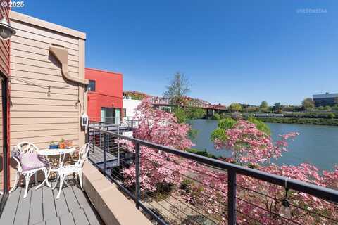 910 NW Naito PKWY, Portland, OR 97209