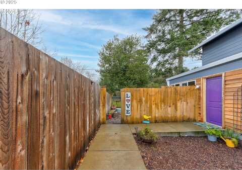 16324 SE SALMON ST, Portland, OR 97233