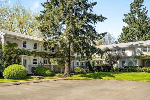 6821 NE BROADWAY, Portland, OR 97213