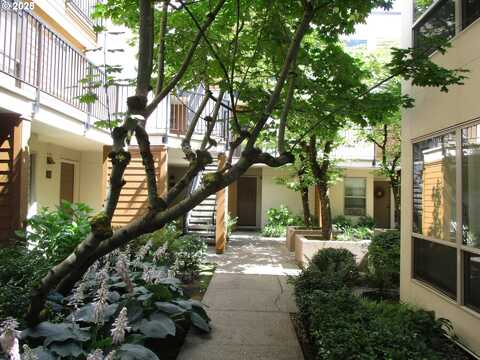 1535 SW CLAY ST, Portland, OR 97201